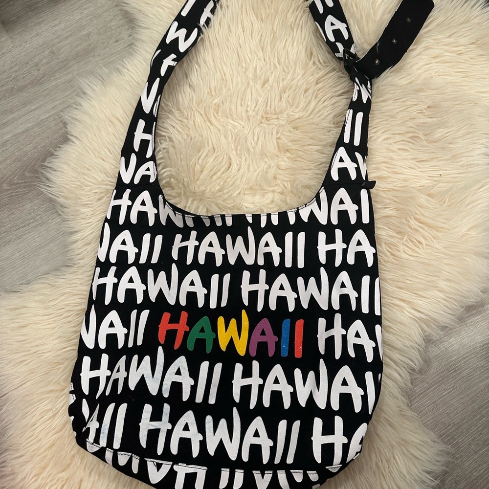 Hawaii Black and White Shoulder Bag